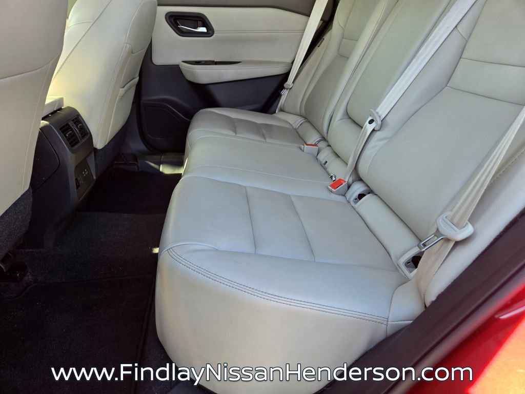 Used 2023 Nissan Rogue SL w/ SL Premium Package image 12