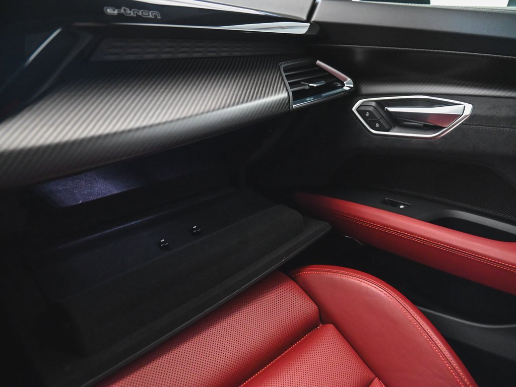 Used 2024 Audi e-tron GT Premium Plus image 16