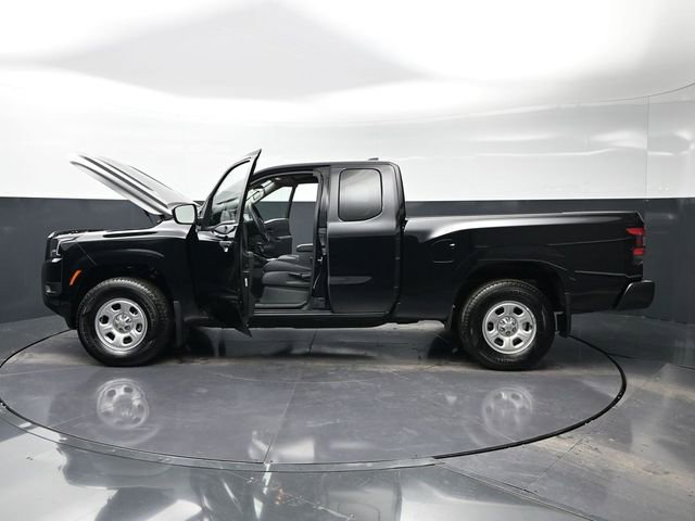 Used 2025 Nissan Frontier S w/ S Utility Package image 41