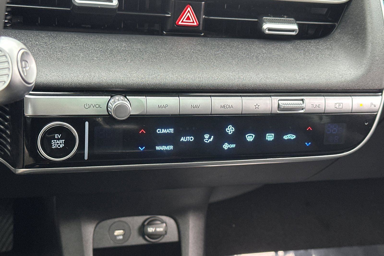 Used 2024 Hyundai Ioniq 5 Limited image 24