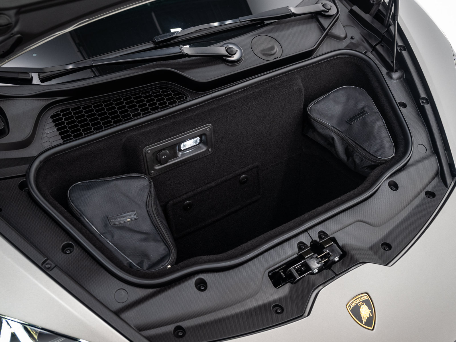 Used 2018 Lamborghini Huracan Performante AWD/4WD image 54