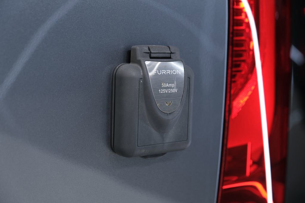 Used 2021 Mercedes-Benz Sprinter 2500 image 12