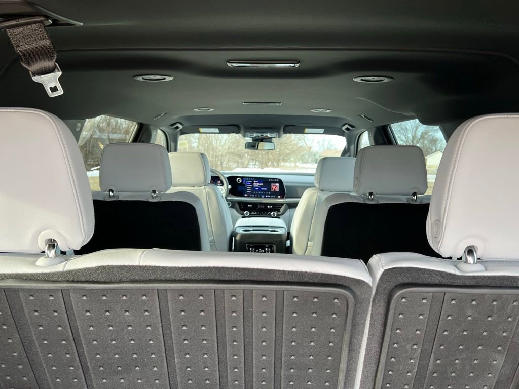 New 2026 Chevrolet Suburban Premier image 25