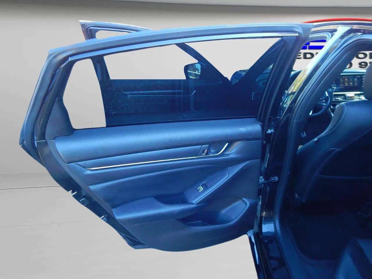 Used 2018 Honda Accord Sport image 36