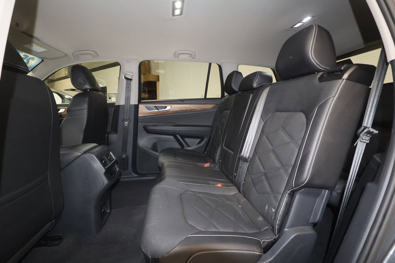 Used 2025 Volkswagen Atlas SE image 22