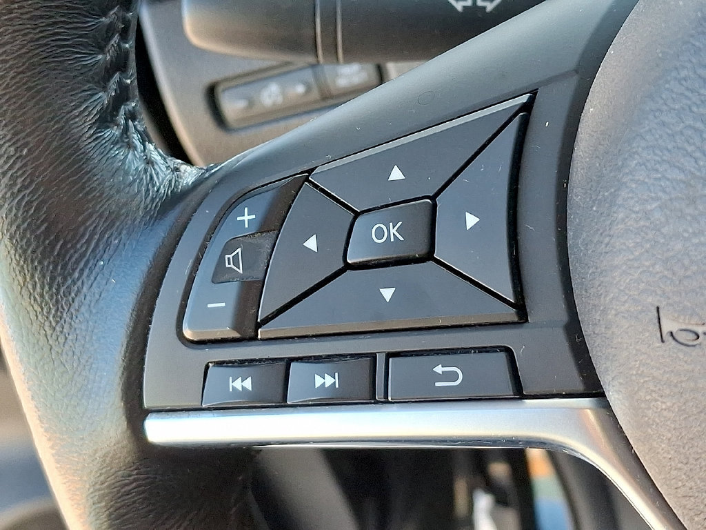Used 2020 Nissan Rogue S w/ Special Edition Package FWD image 23