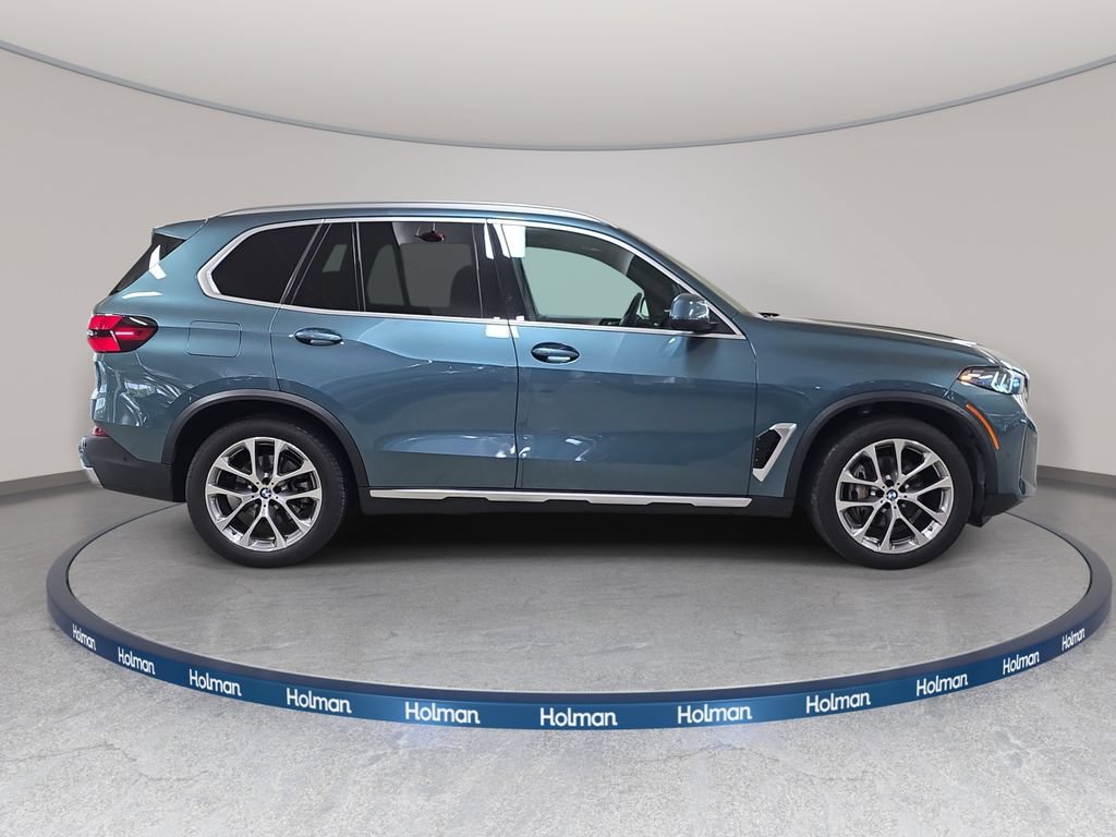 Used 2024 BMW X5 xDrive40i w/ Premium Package AWD/4WD image 4