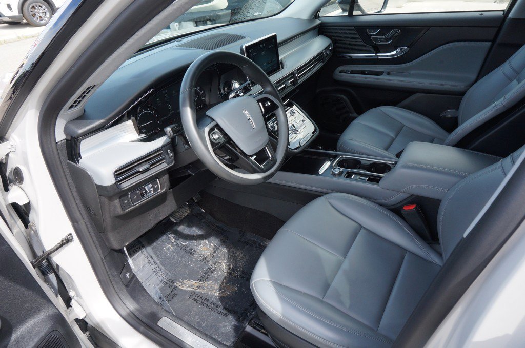 Used 2021 Lincoln Corsair AWD w/ Equipment Group 101A image 8