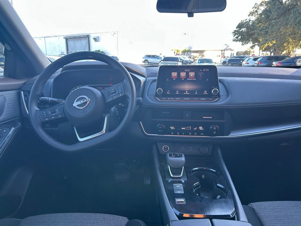 Used 2023 Nissan Rogue SV image 43