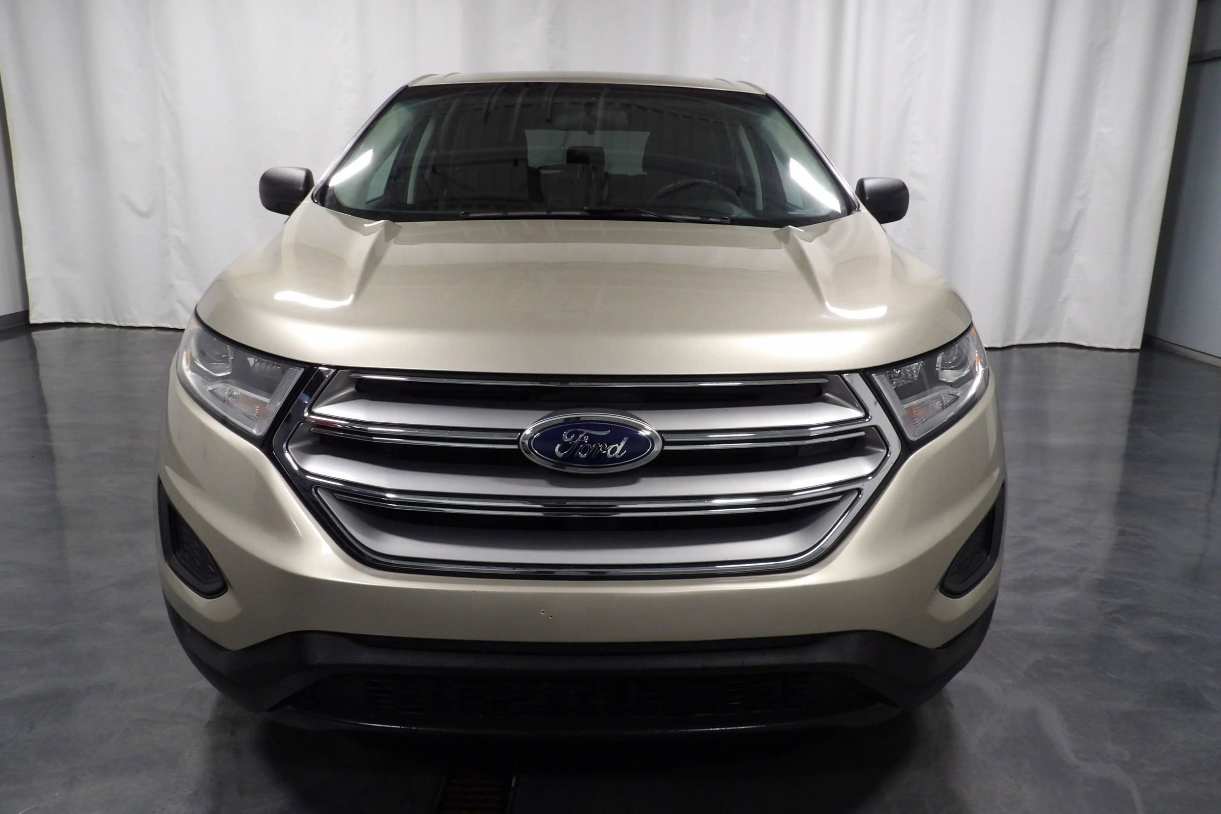 Used 2017 Ford Edge SE AWD/4WD image 3