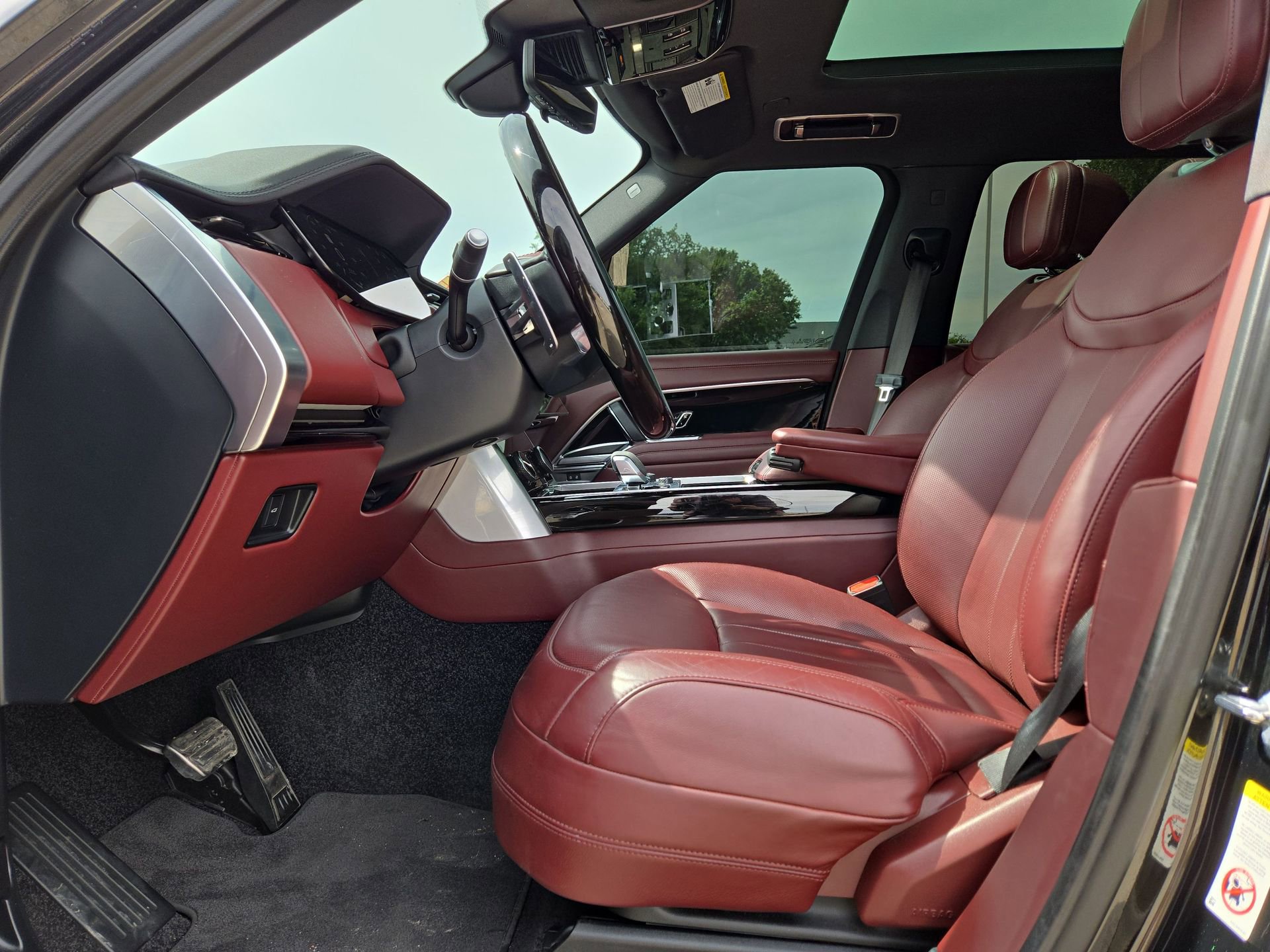 Used 2023 Land Rover Range Rover SE AWD/4WD image 16