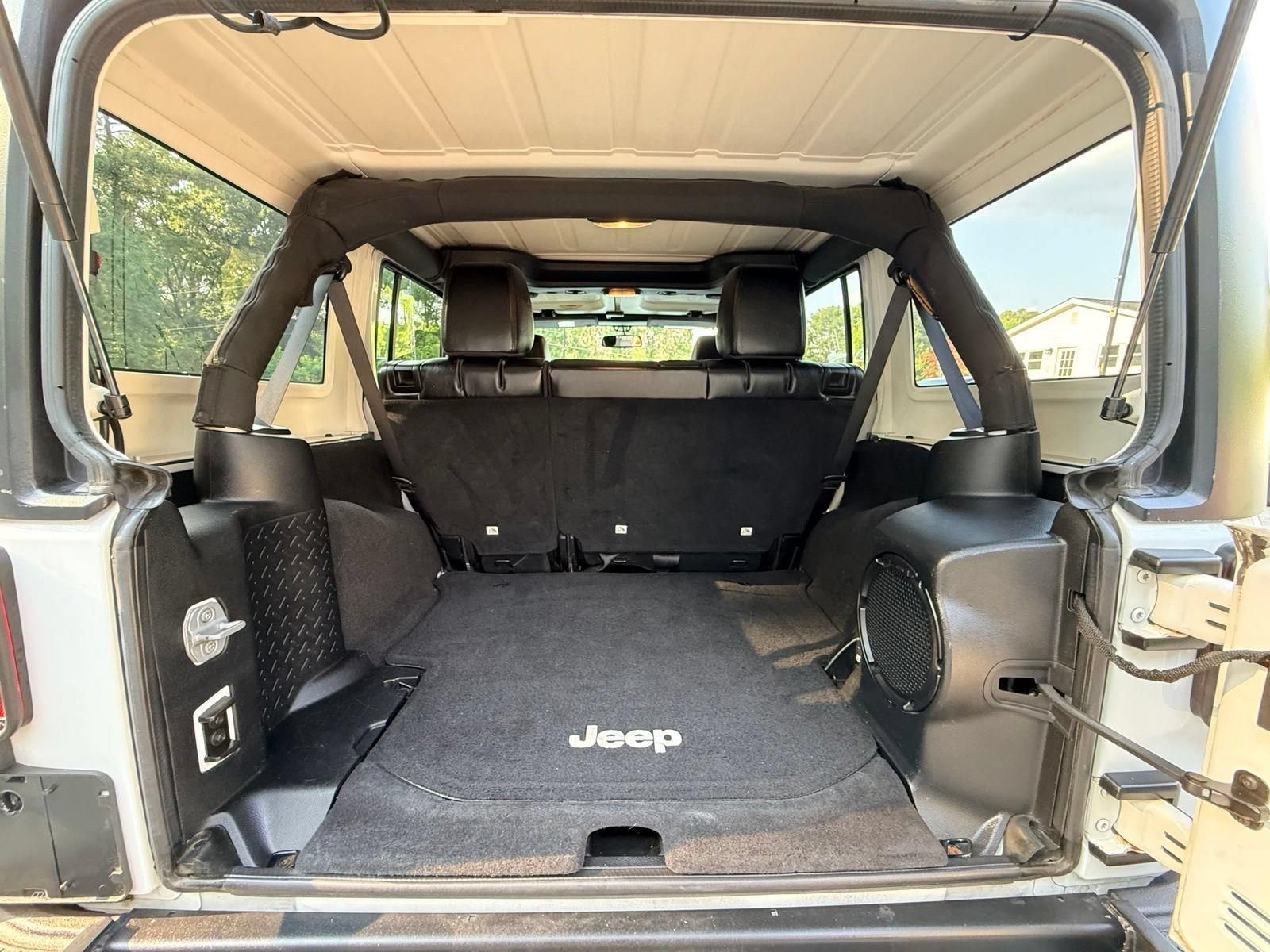 Used 2013 Jeep Wrangler Unlimited Sahara AWD/4WD image 11