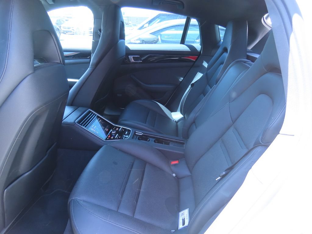 Used 2019 Porsche Panamera RWD image 11
