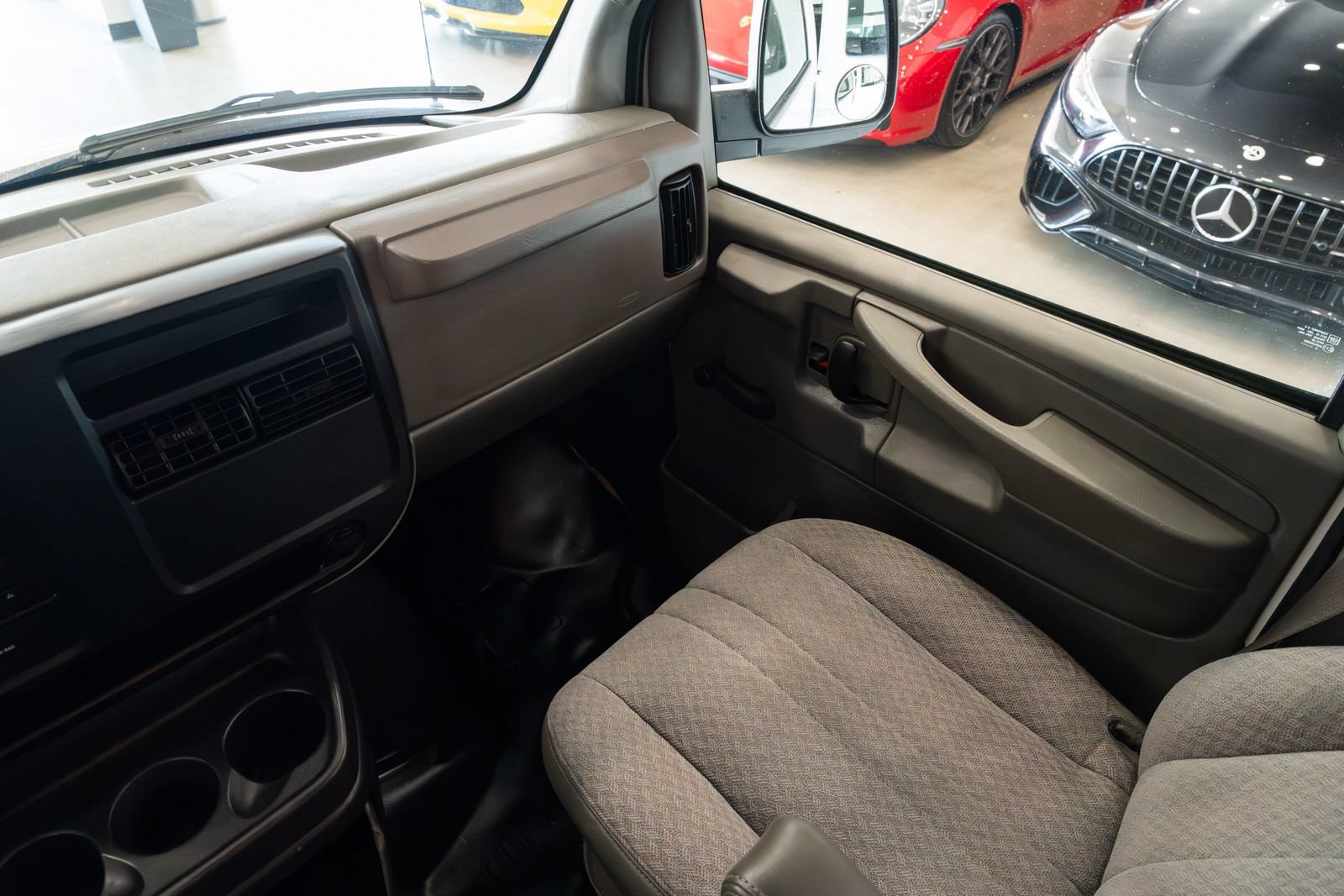 Used 2006 GMC Savana 1500 RWD image 13