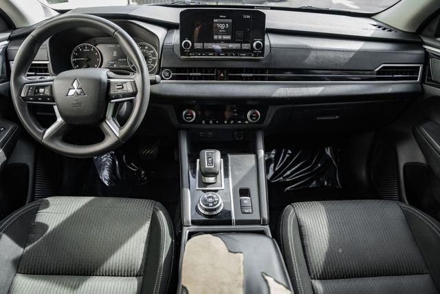 Used 2022 Mitsubishi Outlander ES image 18