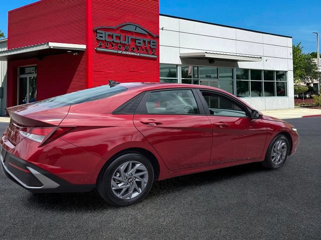 Used 2024 Hyundai Elantra SEL FWD image 5