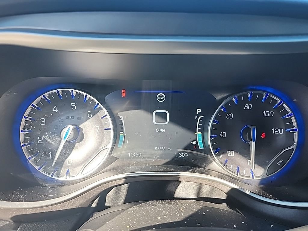 Used 2024 Chrysler Pacifica Touring-L image 14