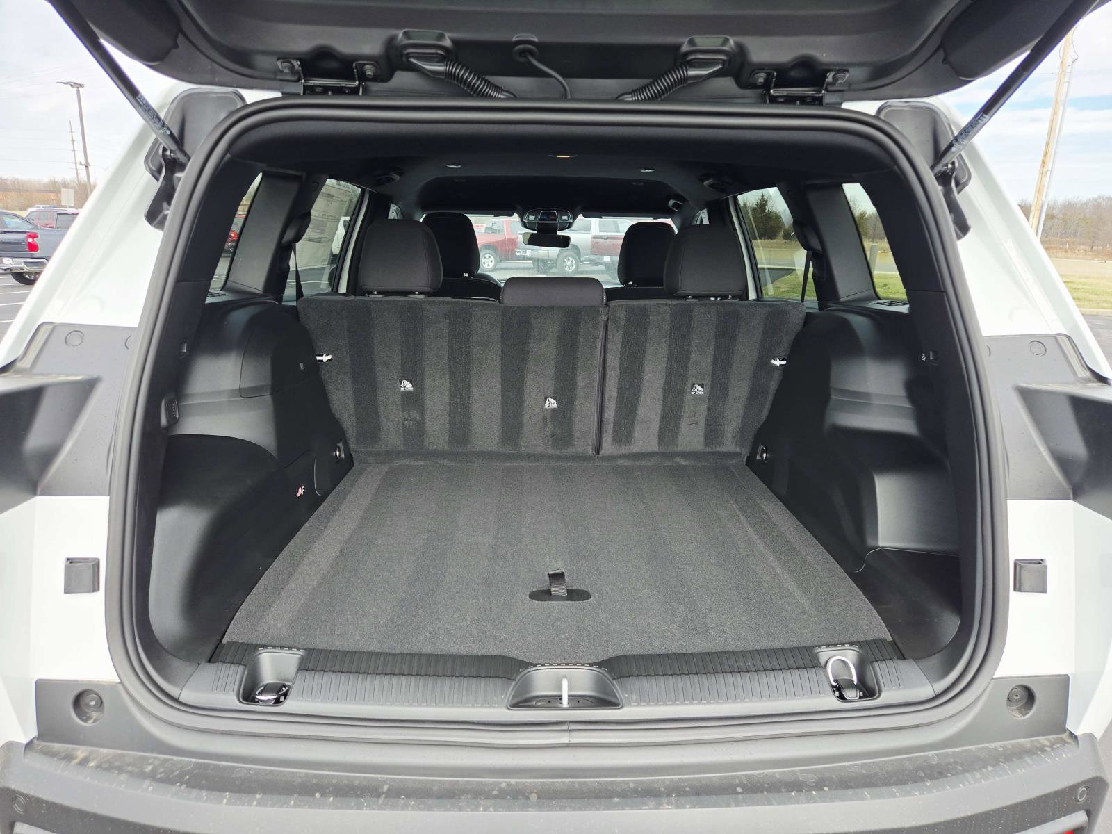 New 2026 Jeep Cherokee Laredo image 13