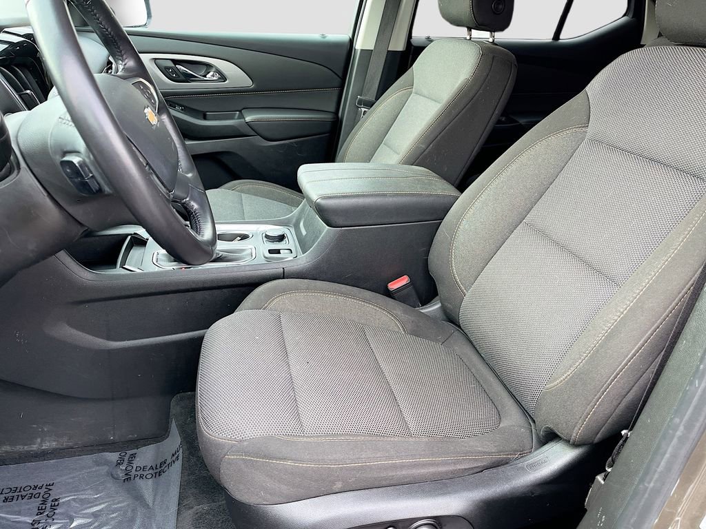 Used 2020 Chevrolet Traverse LT image 21