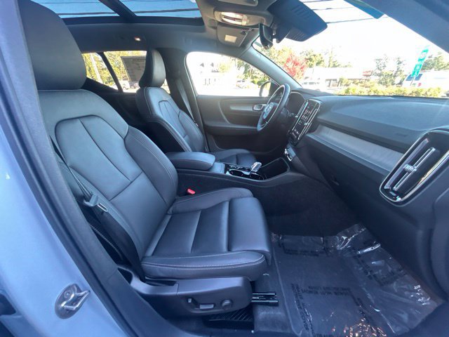 Certified 2026 Volvo XC40 B5 Plus AWD/4WD image 15