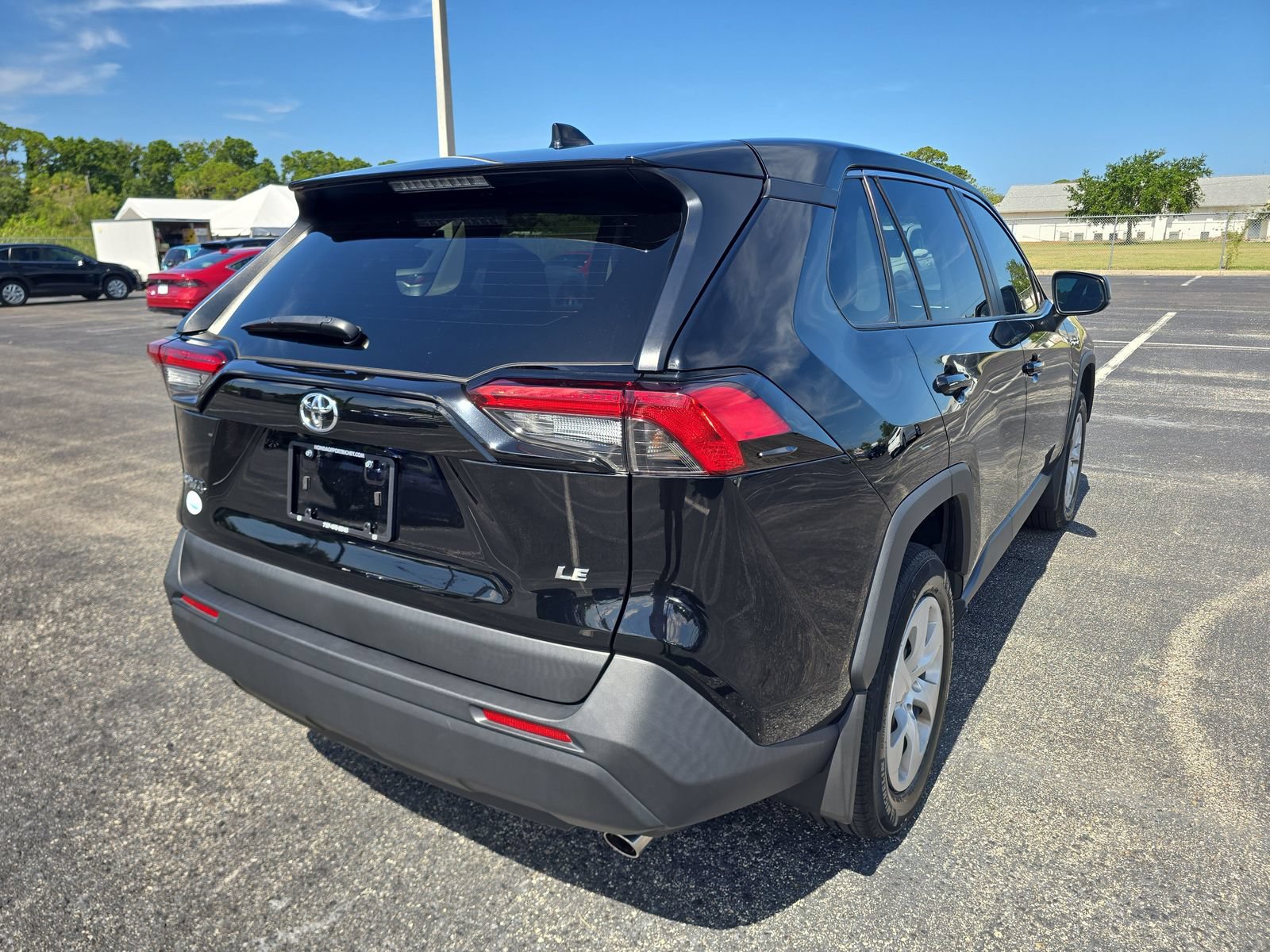 Used 2024 Toyota RAV4 LE FWD image 4