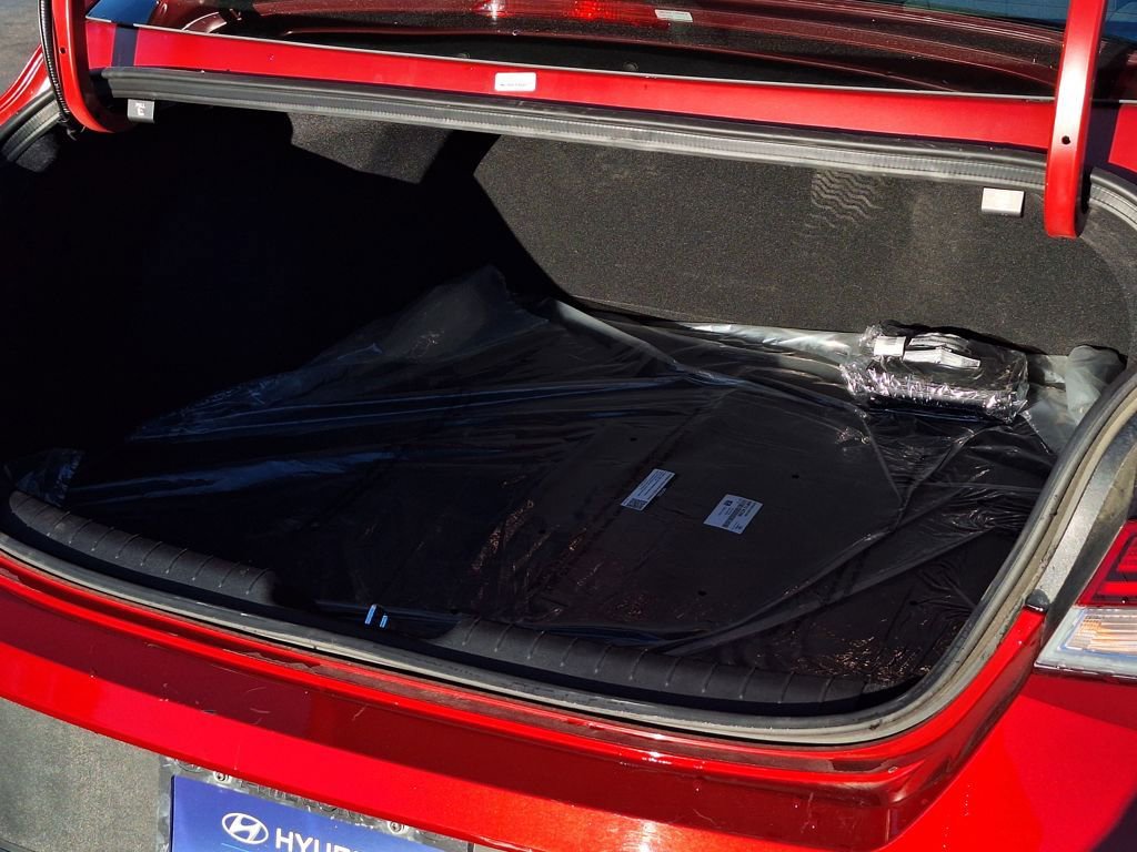 Used 2024 Hyundai Elantra Blue image 28