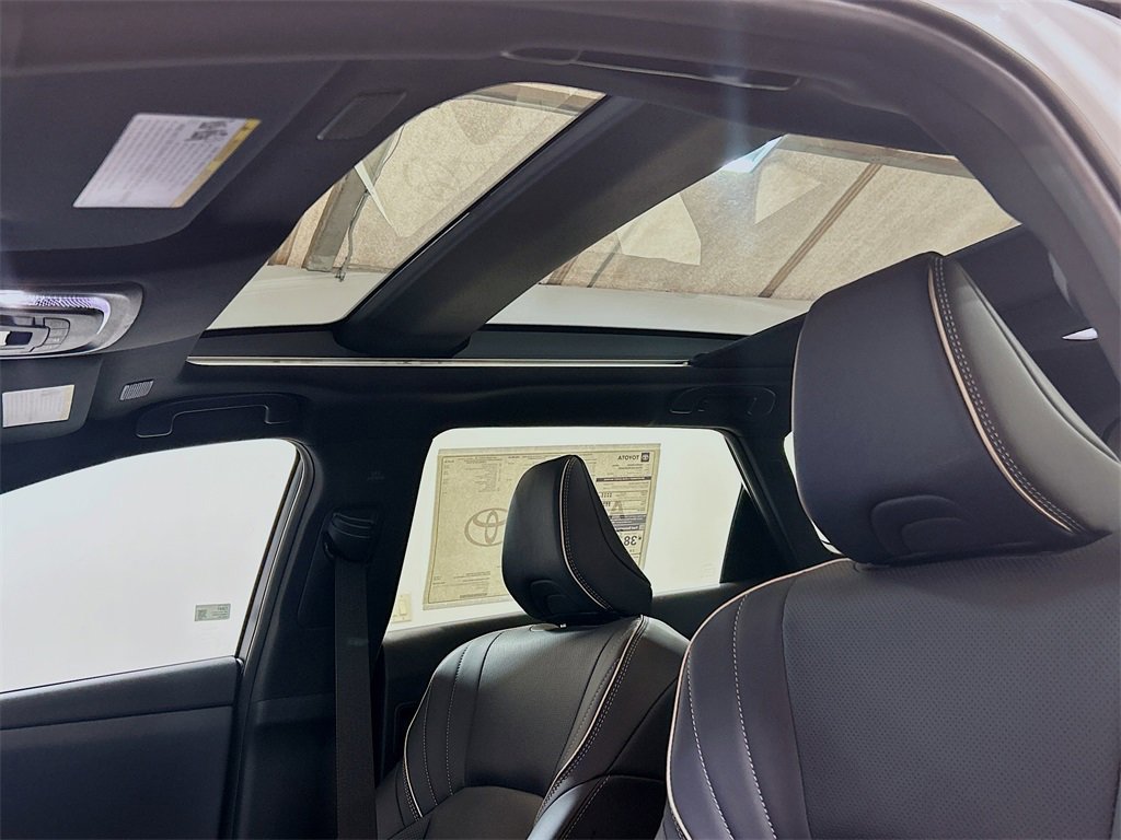 New 2025 Toyota Crown Signia image 21