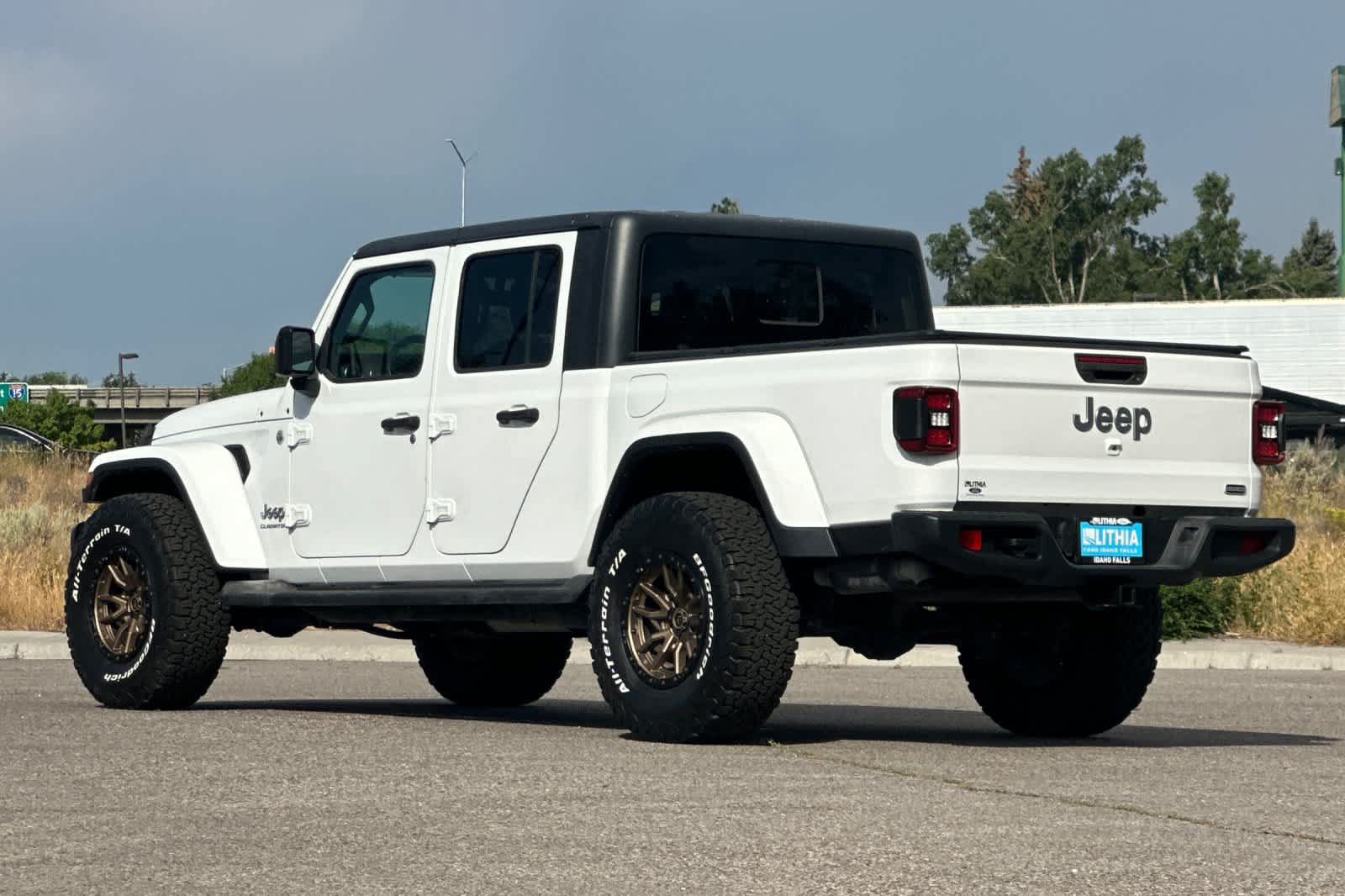 Used 2020 Jeep Gladiator Overland AWD/4WD image 6