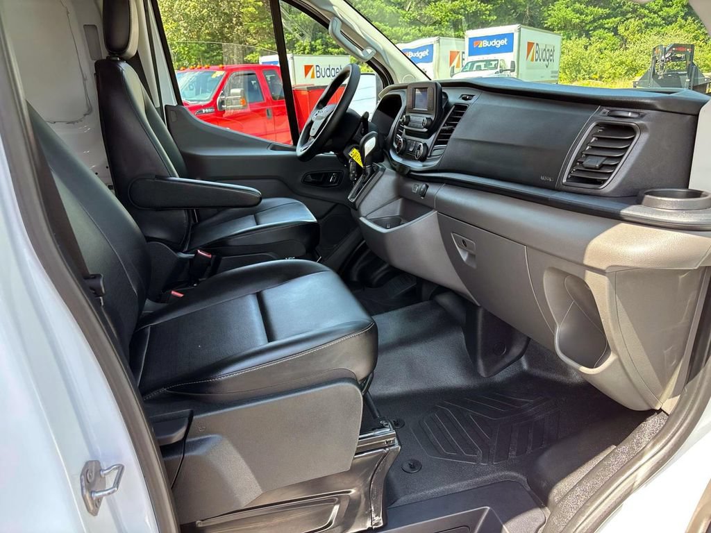 Used 2024 Ford Transit 250 Low Roof RWD image 15