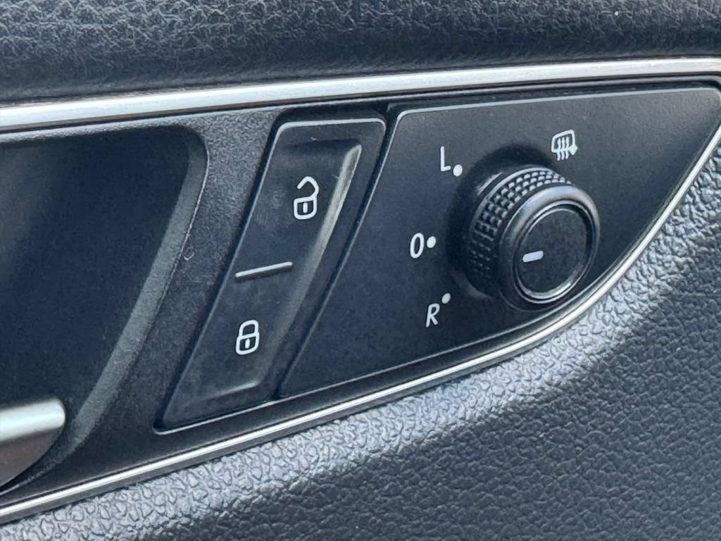 Used 2019 Volkswagen Passat 2.0T Wolfsburg FWD image 28