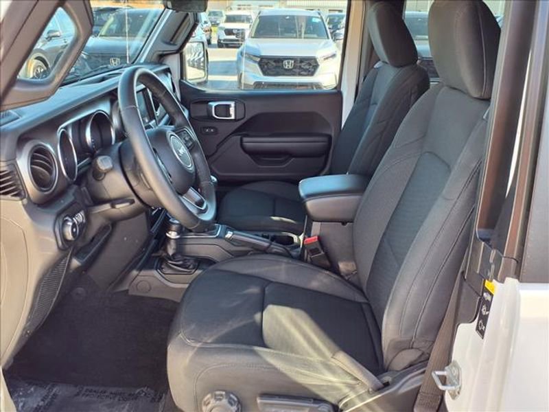 Used 2021 Jeep Wrangler Sport S image 11