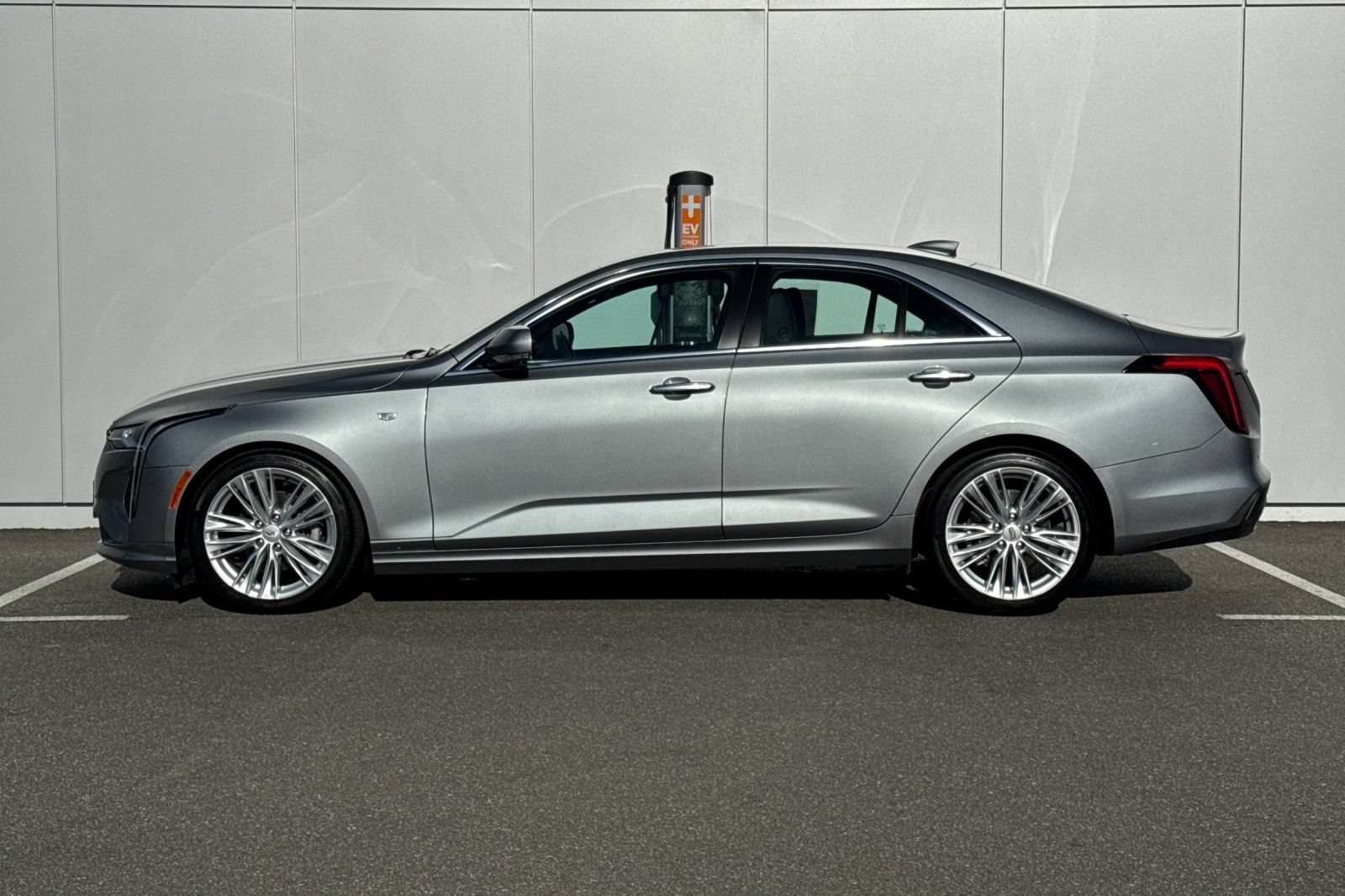Used 2023 Cadillac CT4 Premium Luxury RWD image 2