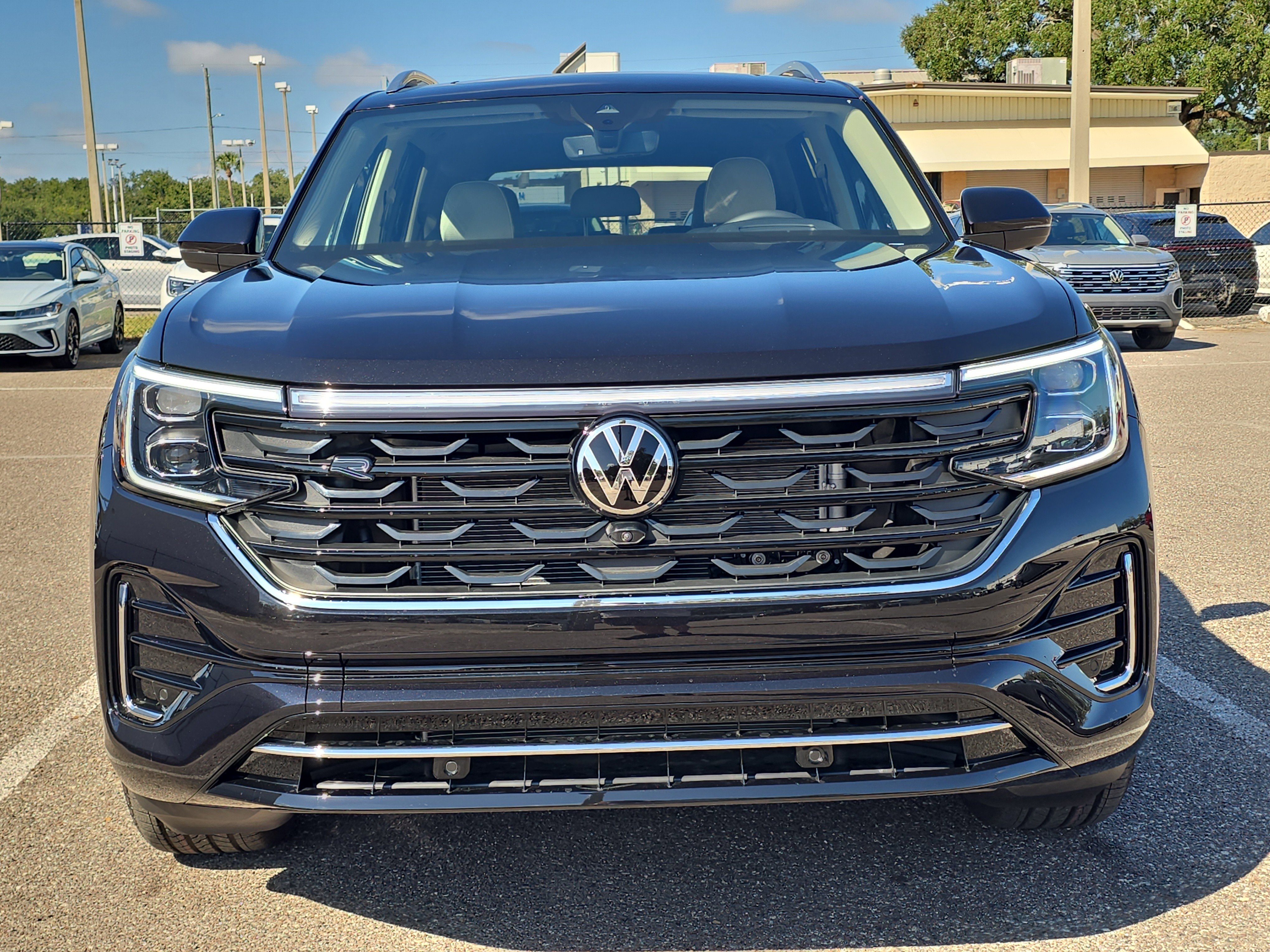 New 2026 Volkswagen Atlas SEL Premium R-Line image 2