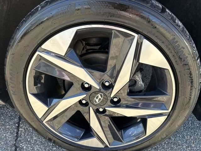 Used 2023 Hyundai Elantra SEL w/ Convenience Package image 9