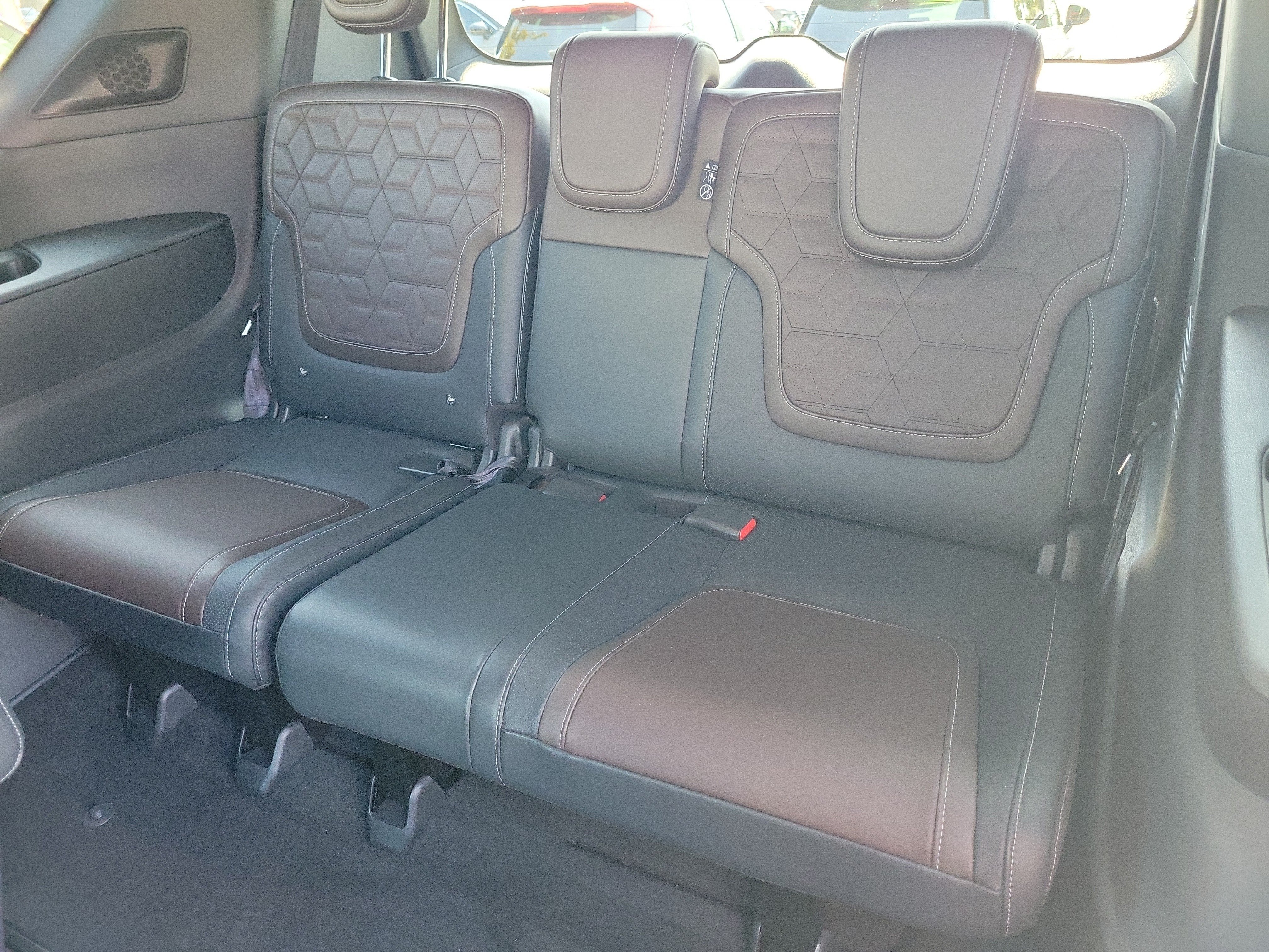 Certified 2025 Nissan Armada Platinum Reserve RWD image 16