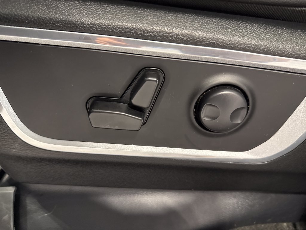 Used 2023 RAM 1500 Laramie AWD/4WD image 30