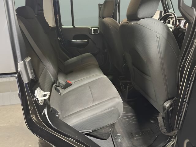 Used 2020 Jeep Gladiator Sport w/ Technology Group AWD/4WD image 27