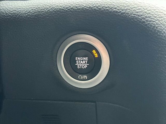 Used 2022 Chrysler Pacifica Touring-L w/ Uconnect Theater Family Group image 28