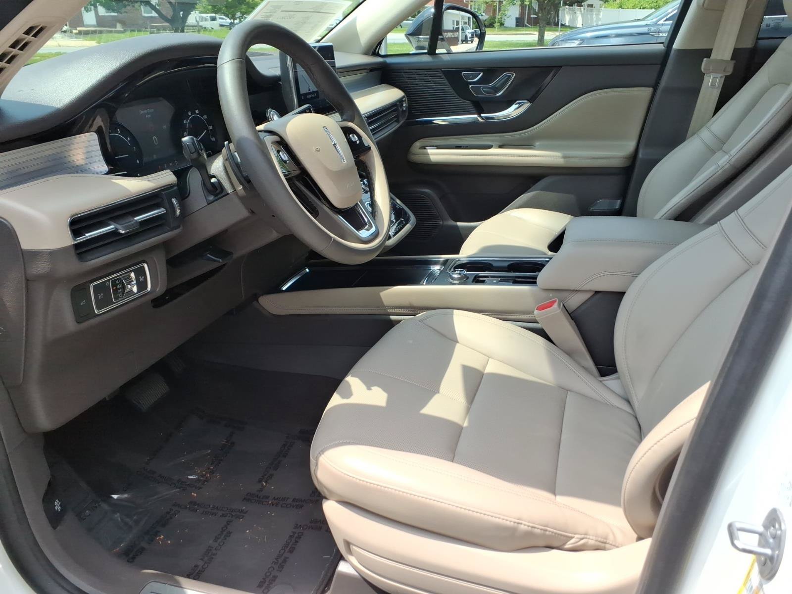 Certified 2022 Lincoln Corsair AWD w/ Equipment Group 101A image 10