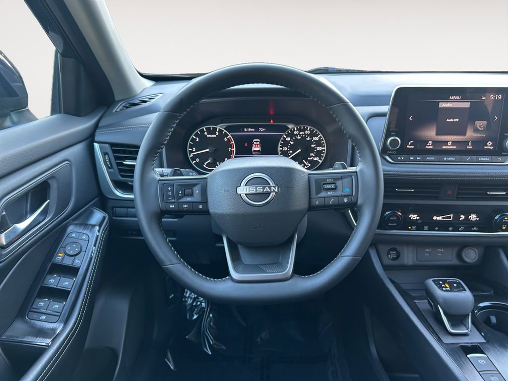 Used 2025 Nissan Rogue SV image 14