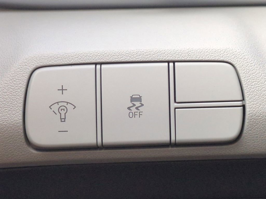 New 2026 Hyundai Elantra Limited image 28