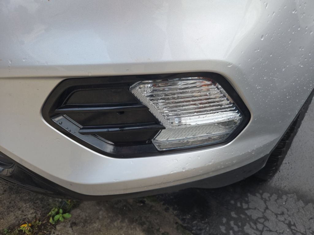 Used 2019 Ford Escape SE FWD image 3