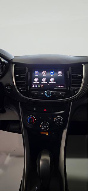 Used 2022 Chevrolet Trax LT w/ LT Convenience Package image 19