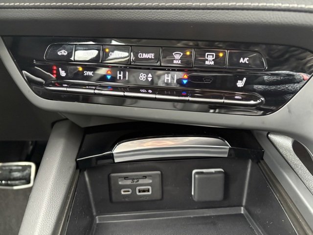 Used 2023 Buick Envision Essence w/ Technology Package I image 25