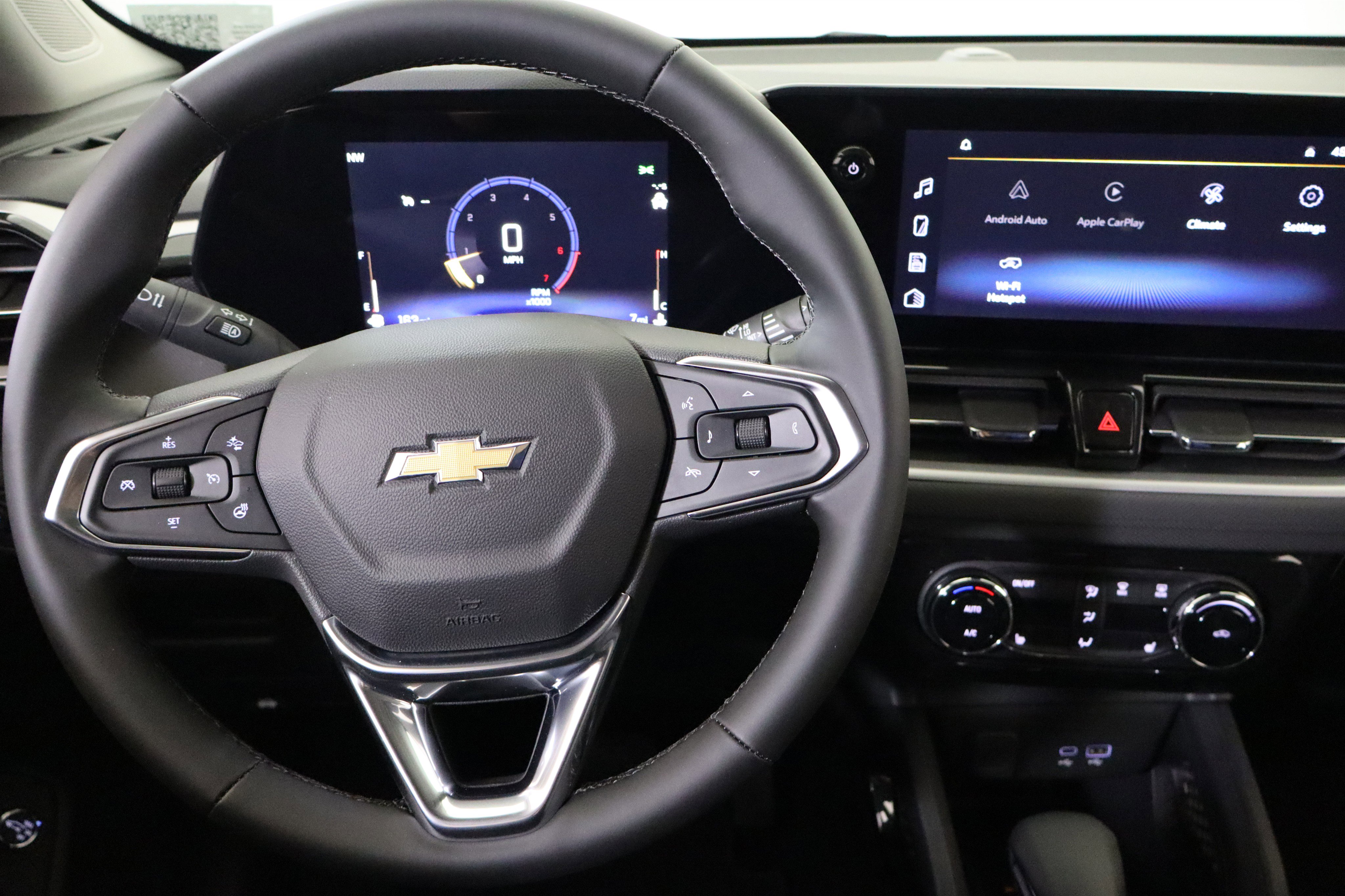 New 2026 Chevrolet TrailBlazer LT w/ Convenience Package FWD image 24