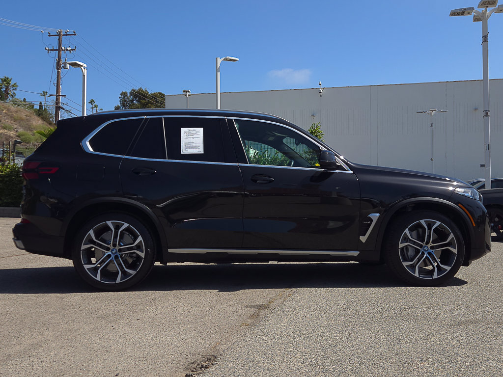 Used 2024 BMW X5 xDrive50e w/ Premium Package AWD/4WD image 6