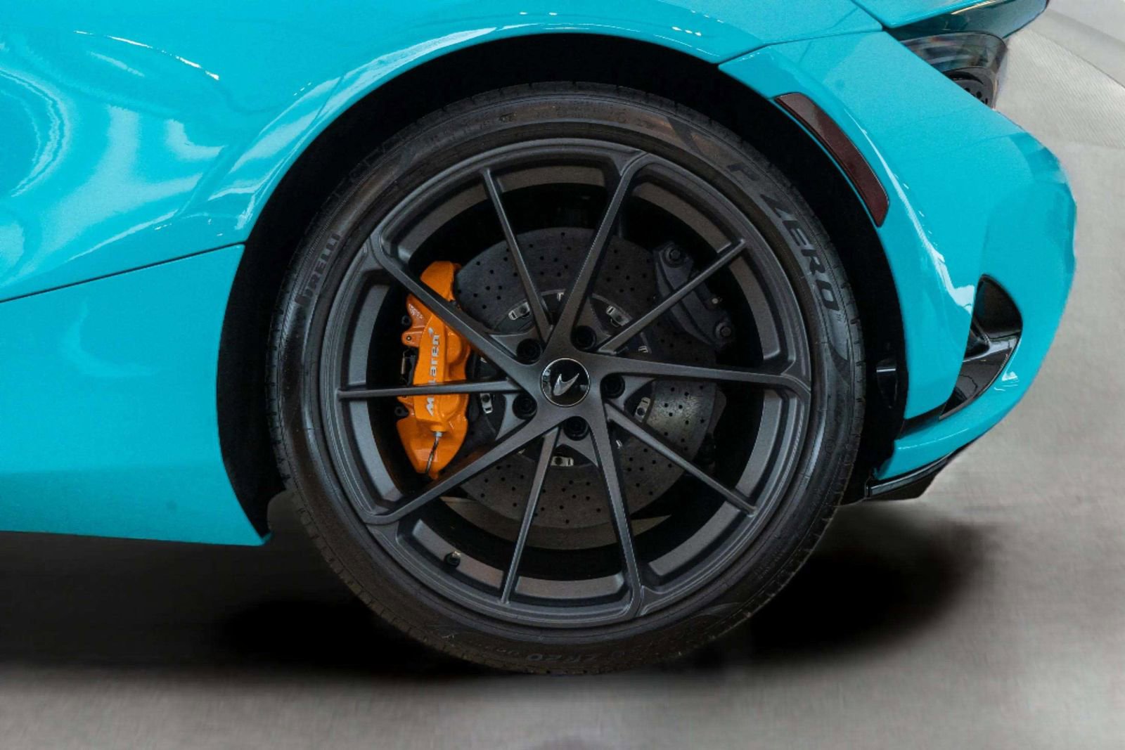 Used 2024 McLaren 750S RWD image 13