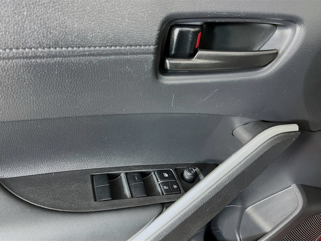 Used 2025 Toyota Corolla Cross LE w/ Moonroof Package FWD image 23