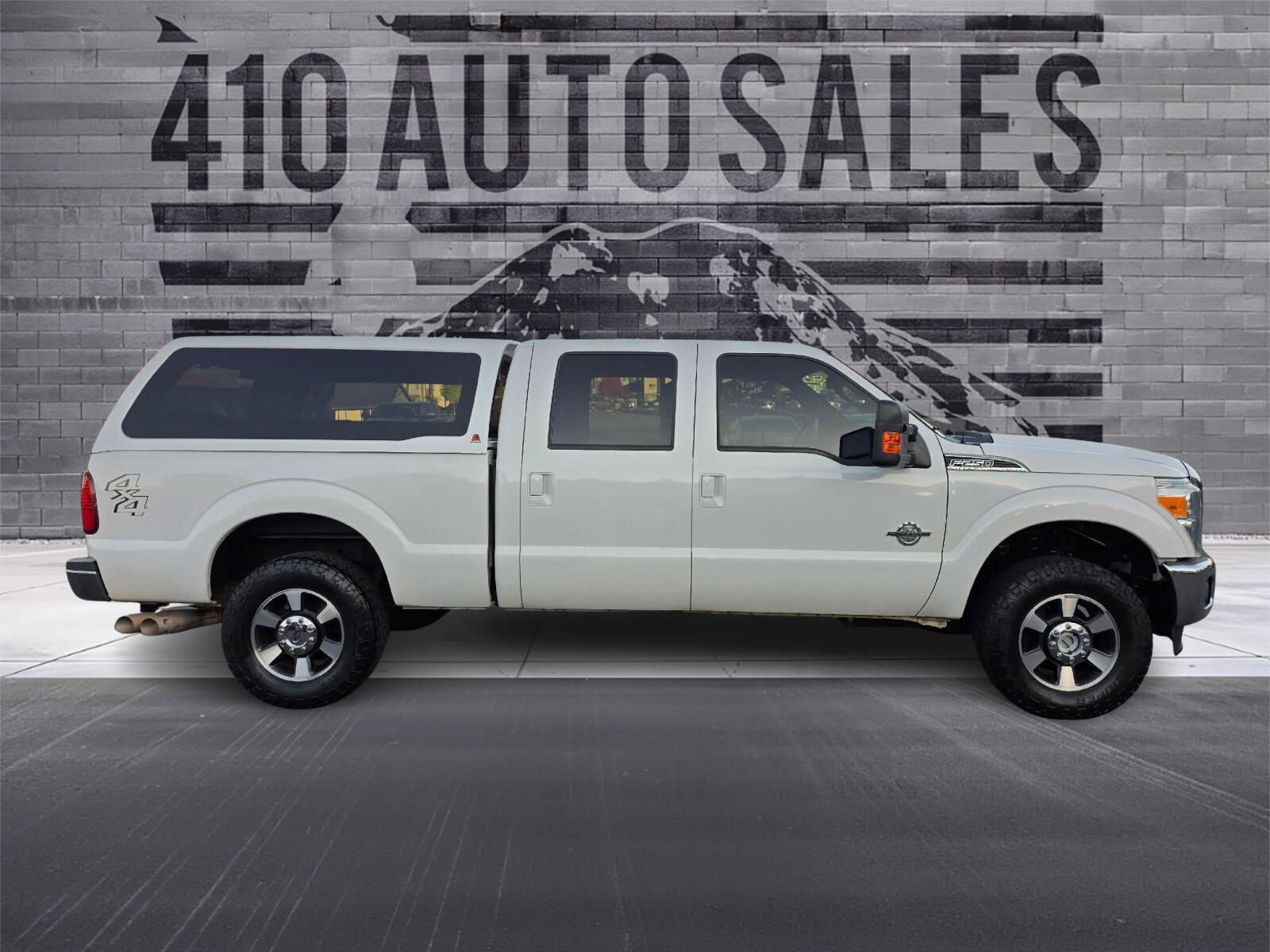 Used 2016 Ford F250 Lariat AWD/4WD image 2