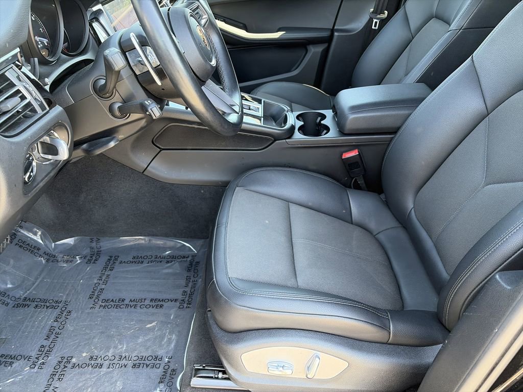 Used 2023 Porsche Macan image 16